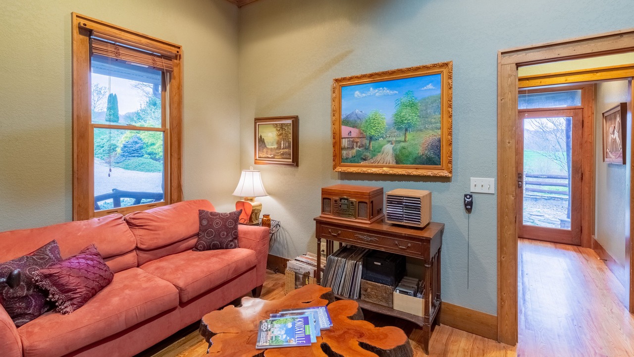 Photo of Livingroom in River Ridge
