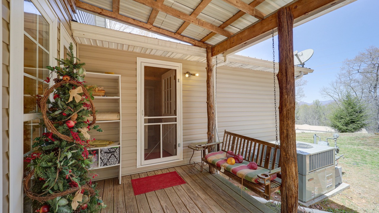 Photo of Patio Balcony in Micaville