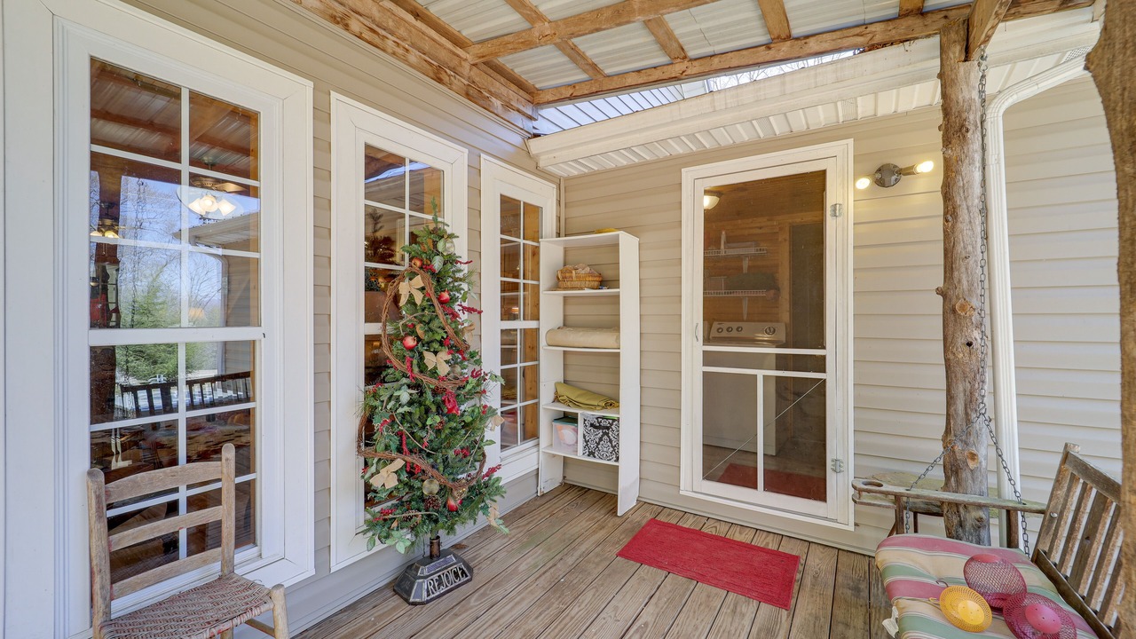 Photo of Outdoor in Micaville