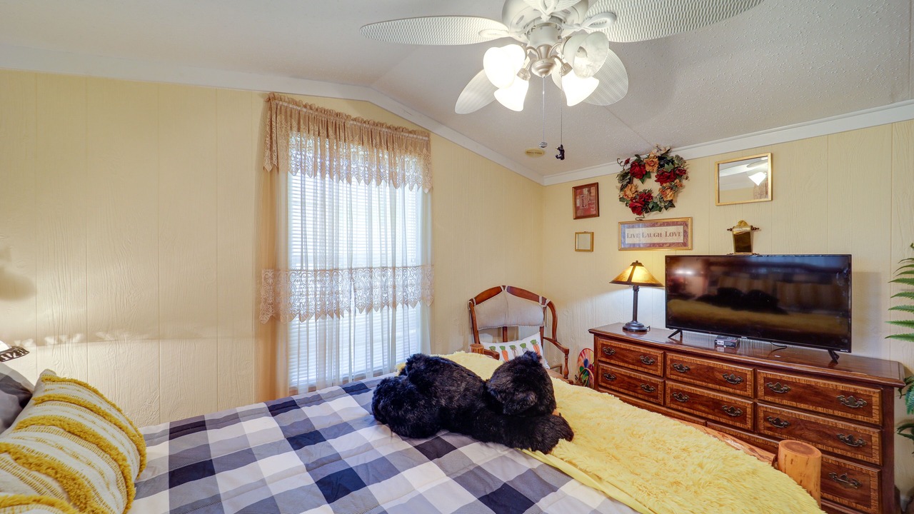Photo of Bedroom in Micaville