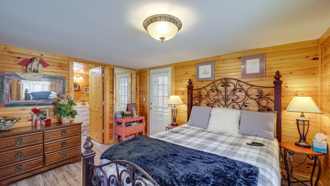 Photo of Bedroom in Micaville