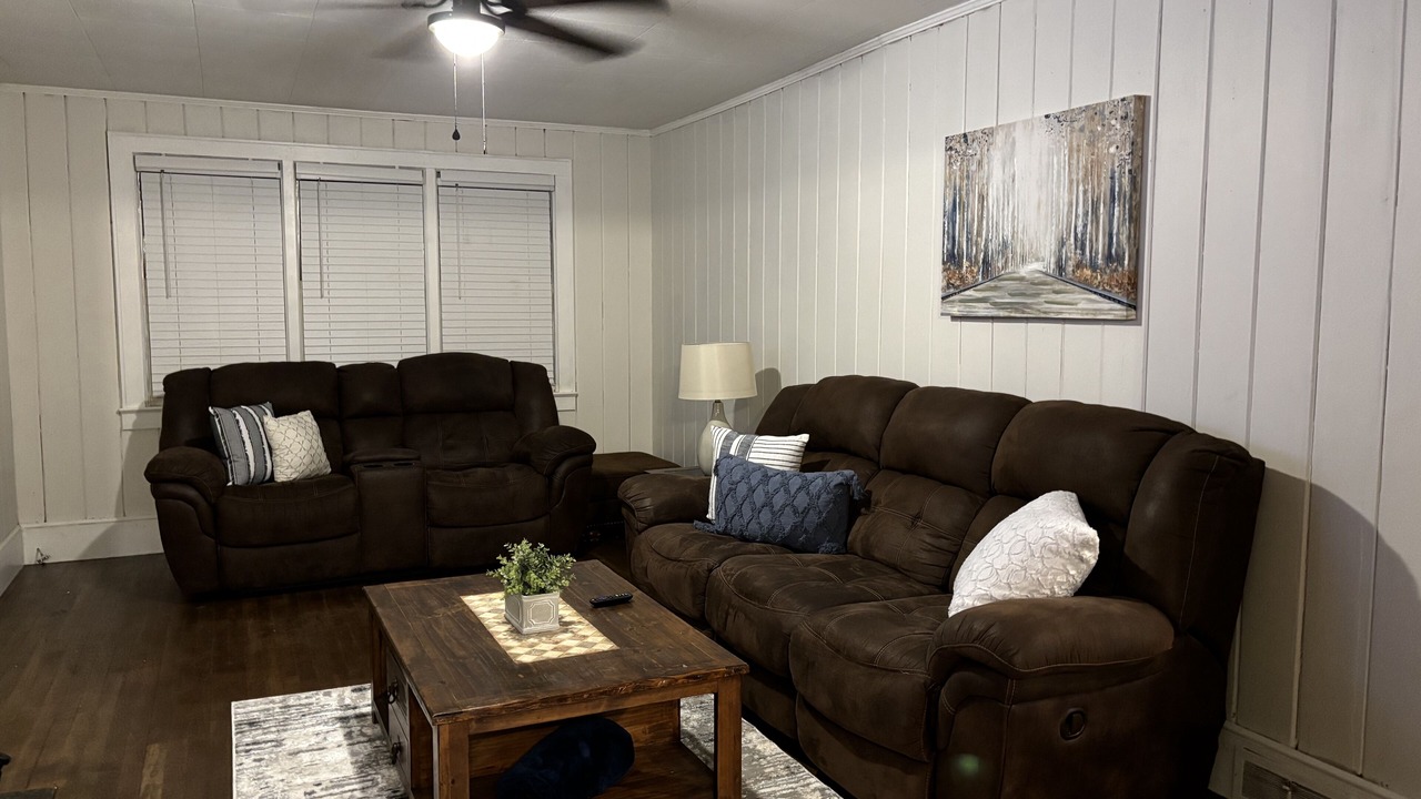 Photo of Livingroom in Jonesville