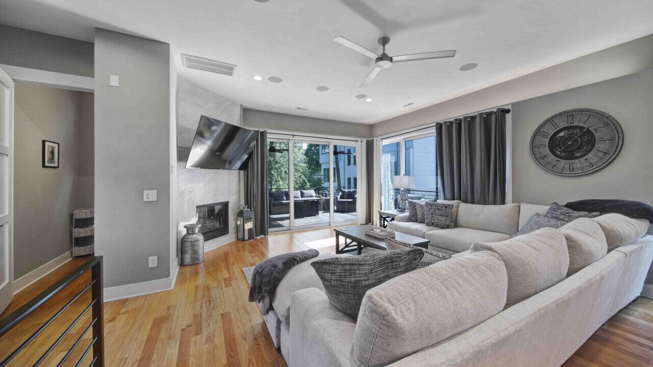 Photo of Livingroom in Third Ward