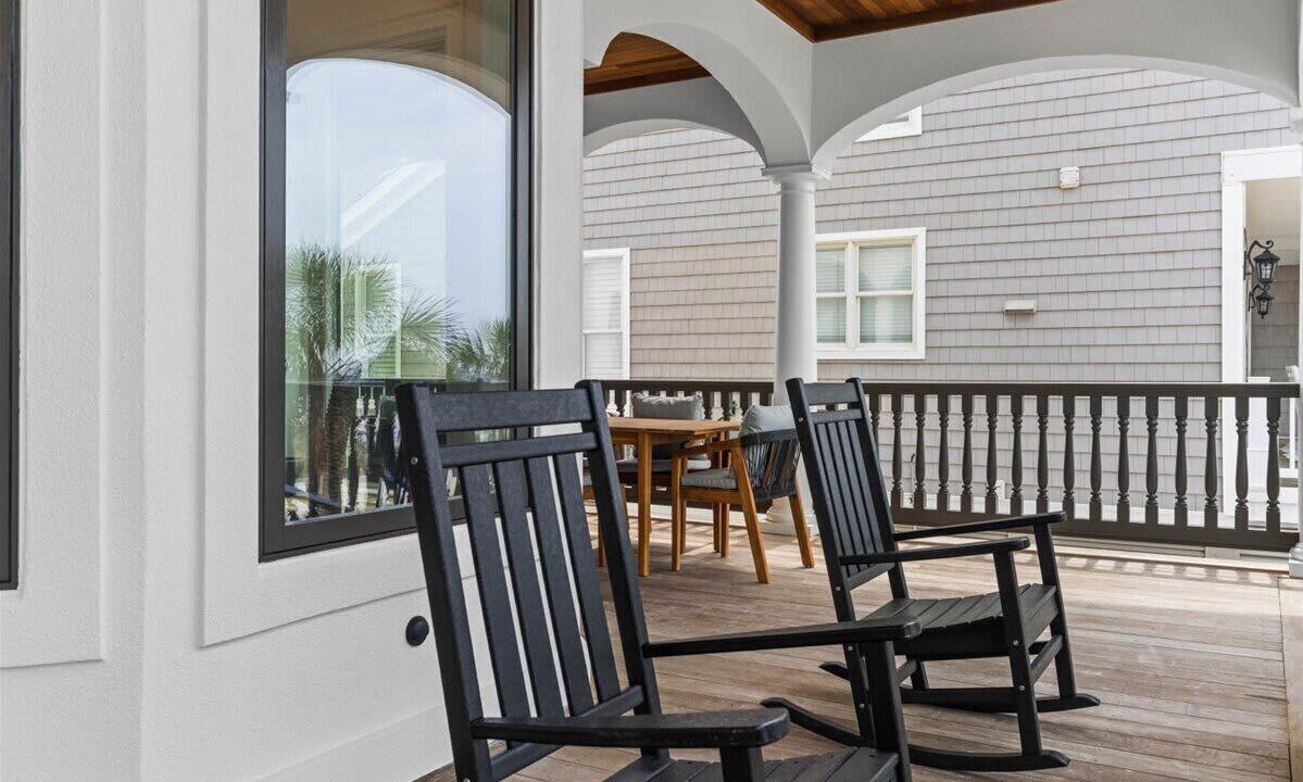 Photo of Patio Balcony in Sunset Beach
