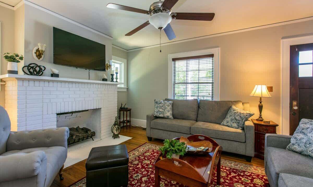 Photo of Bedroom in Druid Hills