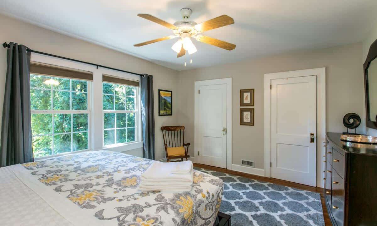 Photo of Bedroom in Druid Hills