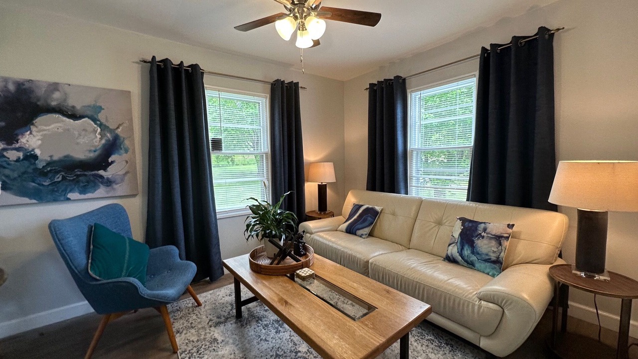 Photo of Livingroom in Mars Hill