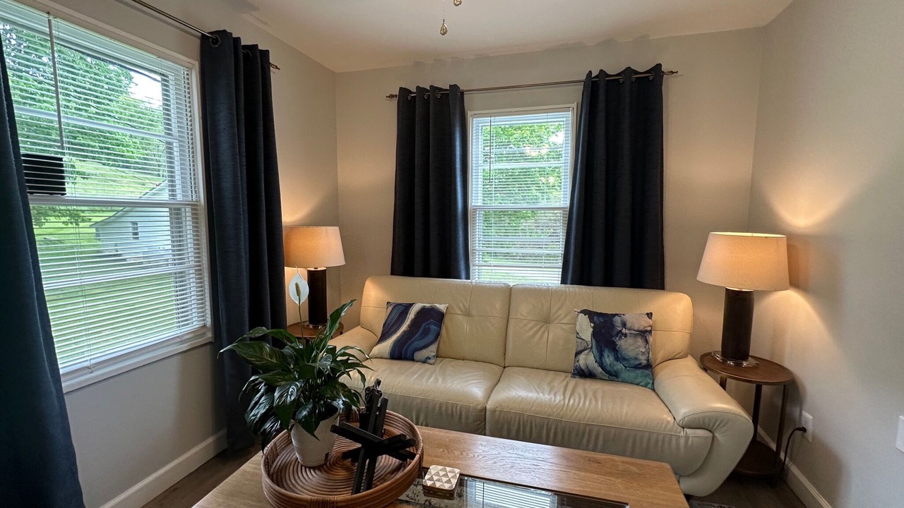 Photo of Livingroom in Mars Hill