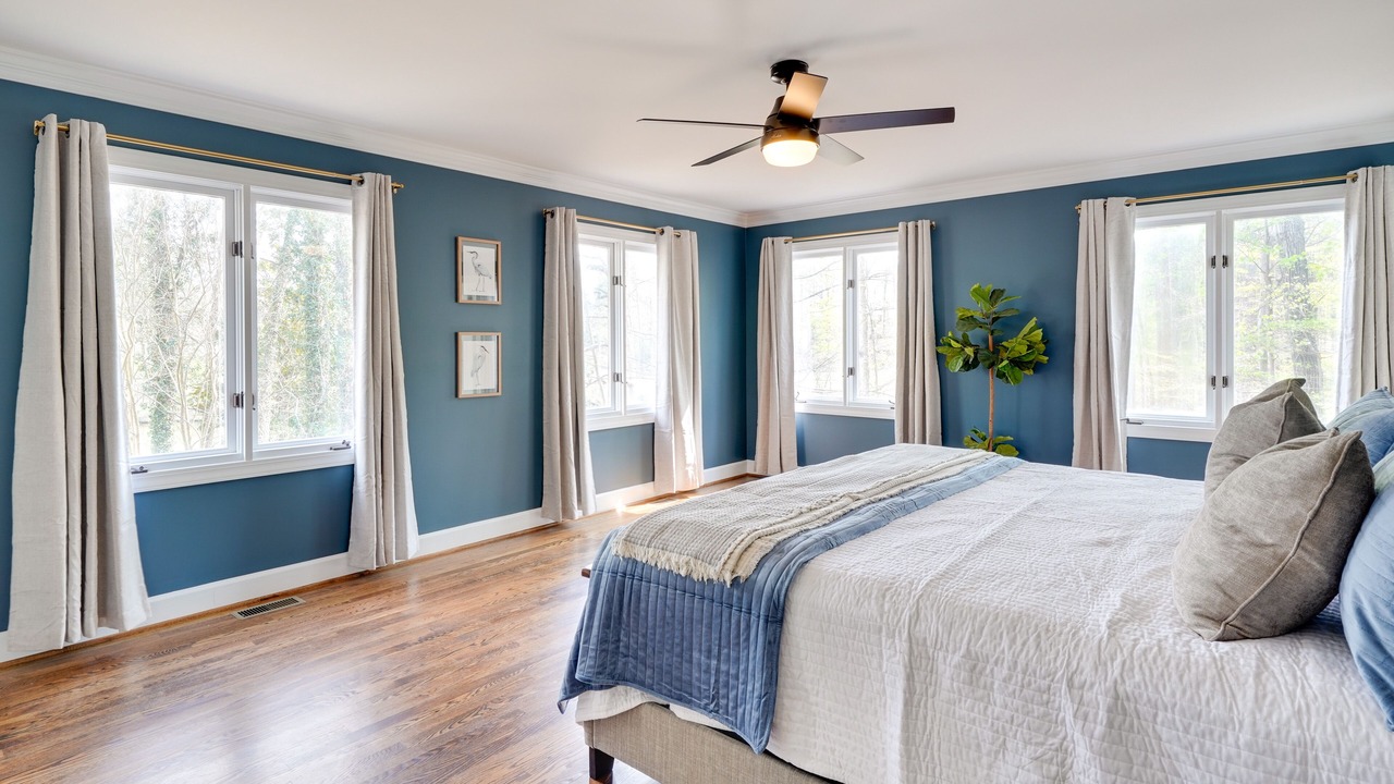 Photo of Bedroom in Leasburg
