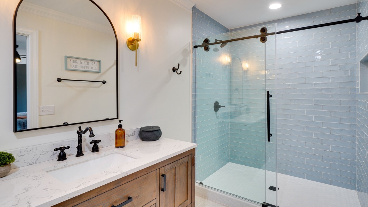 Photo of Bathroom in Leasburg