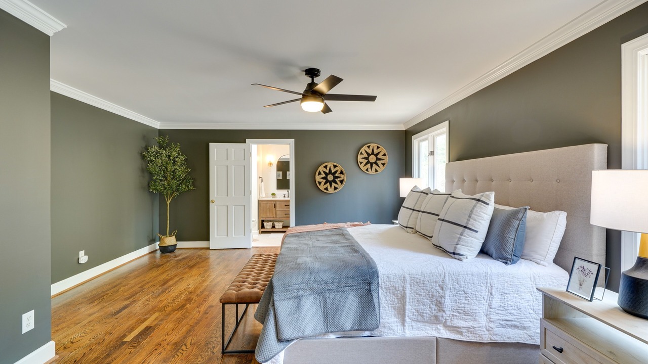Photo of Bedroom in Leasburg