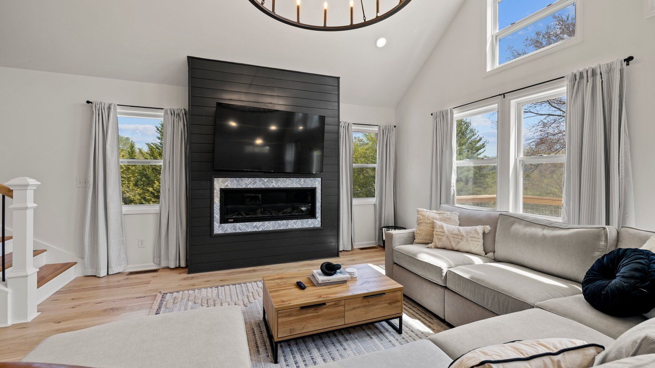 Photo of Livingroom in Black Mountain