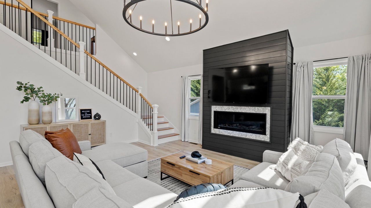 Photo of Livingroom in Black Mountain