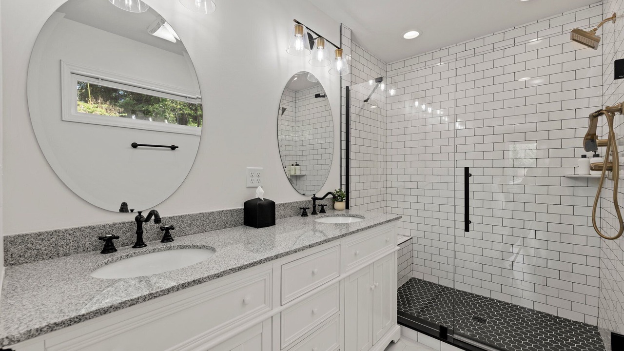 Photo of Bathroom in Black Mountain