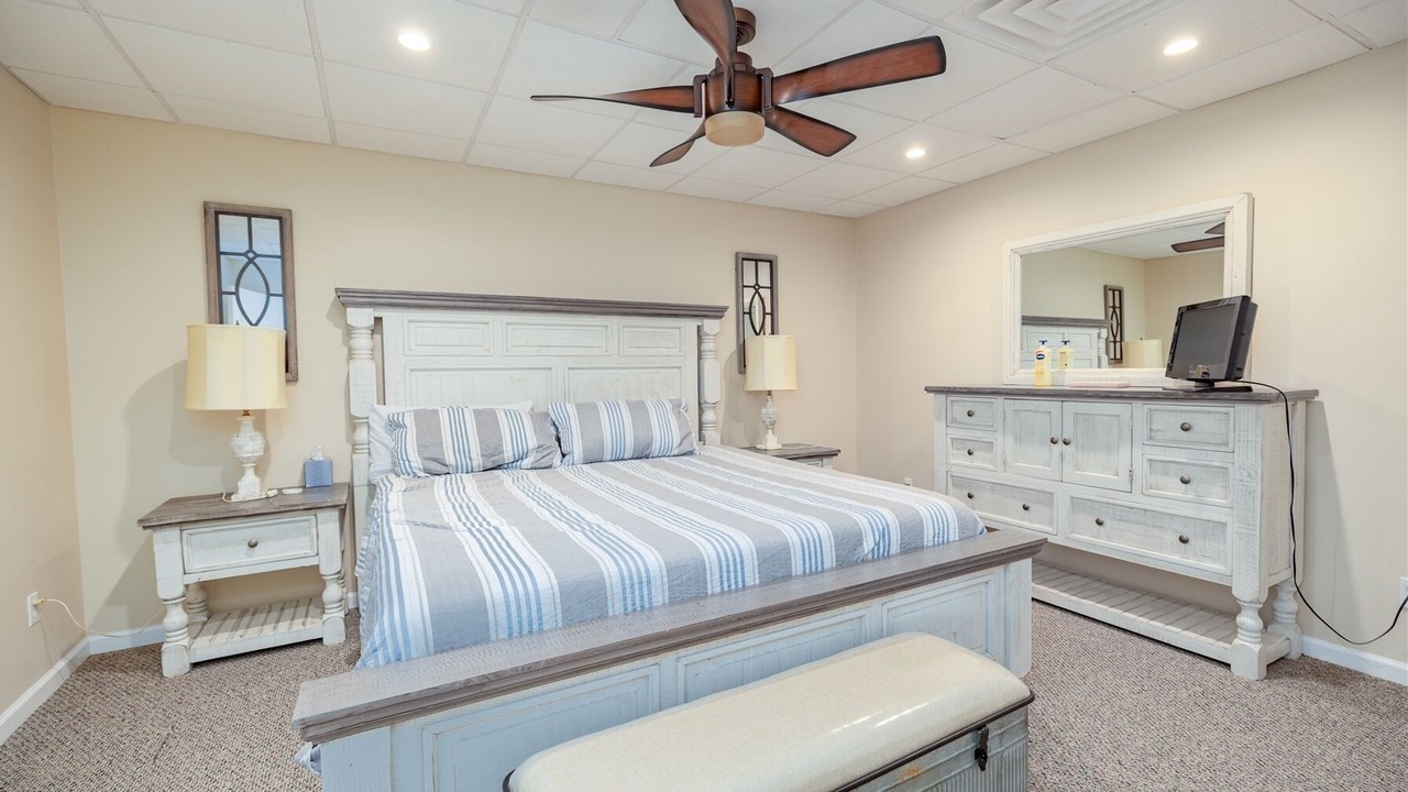 Photo of Bedroom in Moratuck Manor