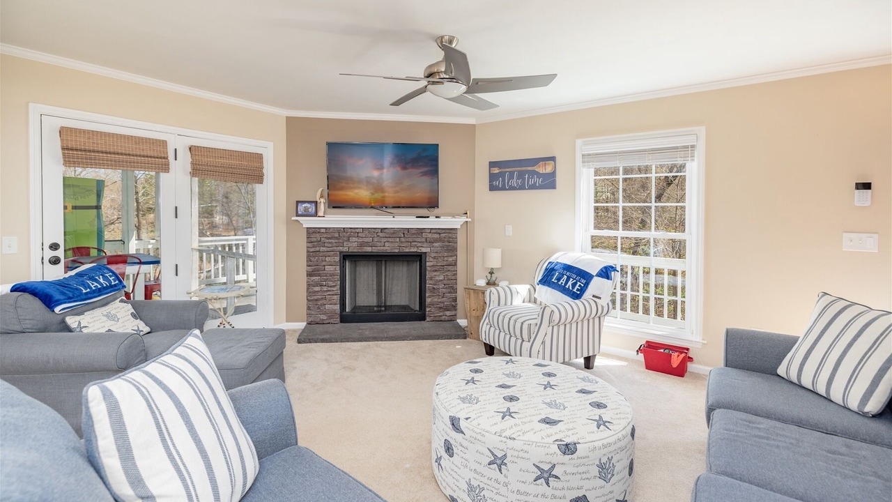 Photo of Livingroom in Moratuck Manor