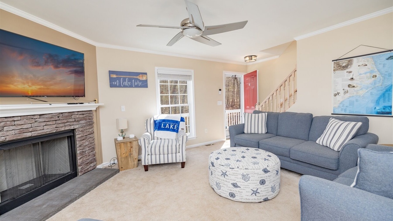 Photo of Livingroom in Moratuck Manor