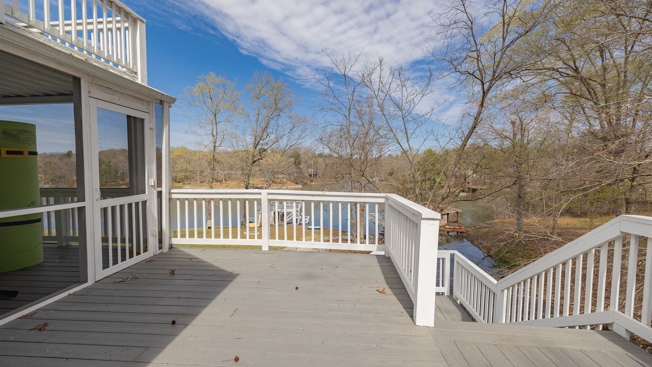 Photo of Patio Balcony in Moratuck Manor