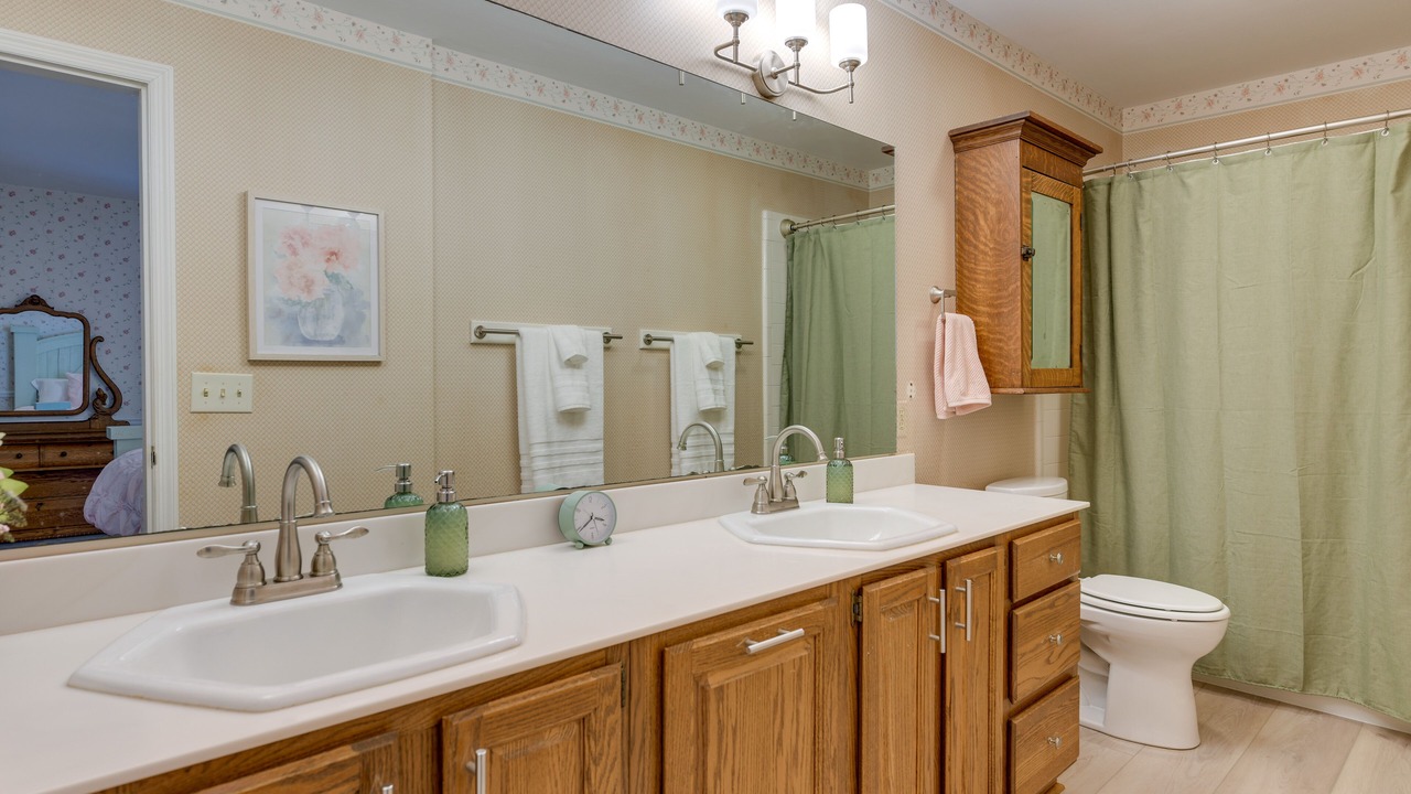 Photo of Bathroom in Maggie Valley