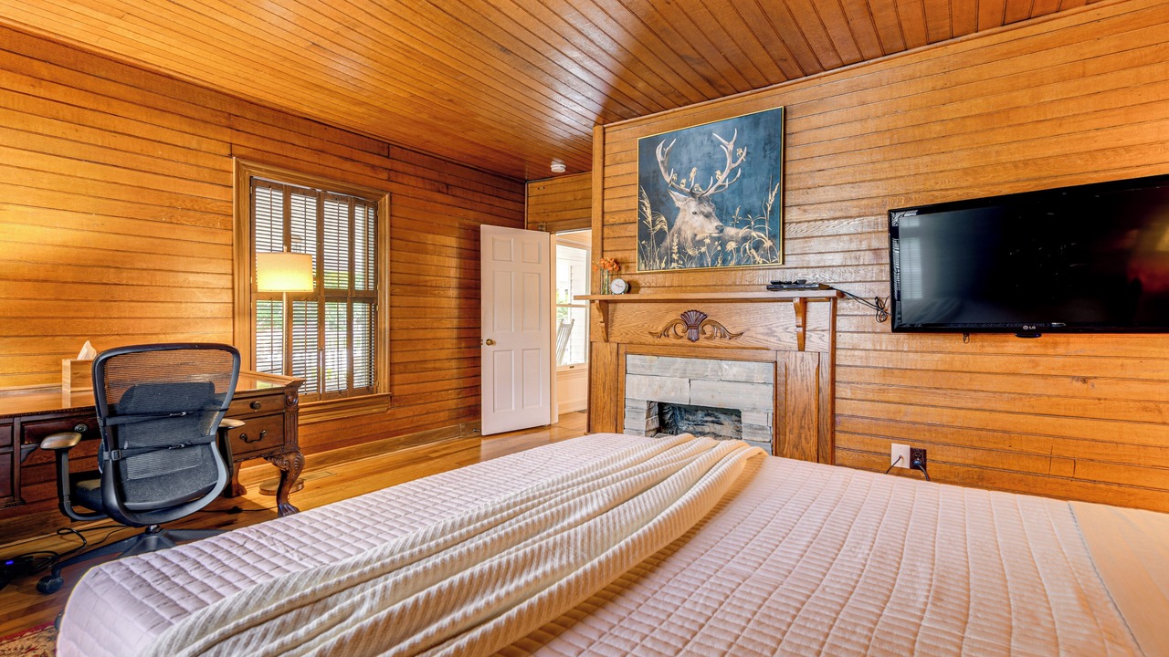Photo of Bedroom in Maggie Valley
