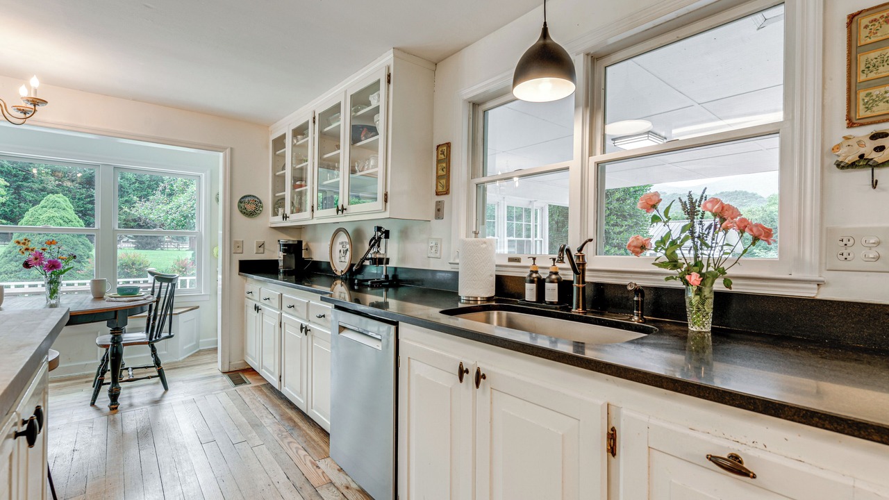 Photo of Kitchen in Maggie Valley