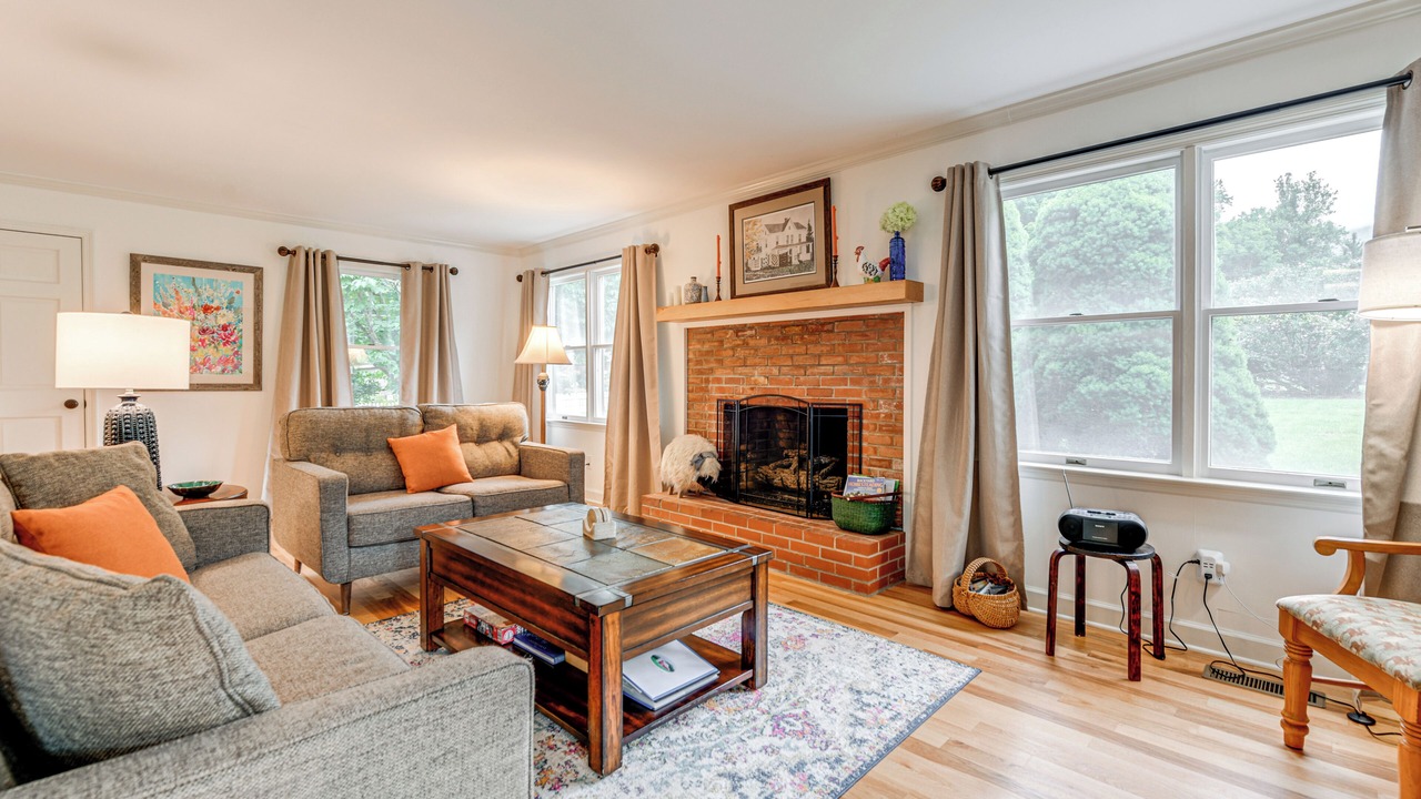 Photo of Livingroom in Maggie Valley