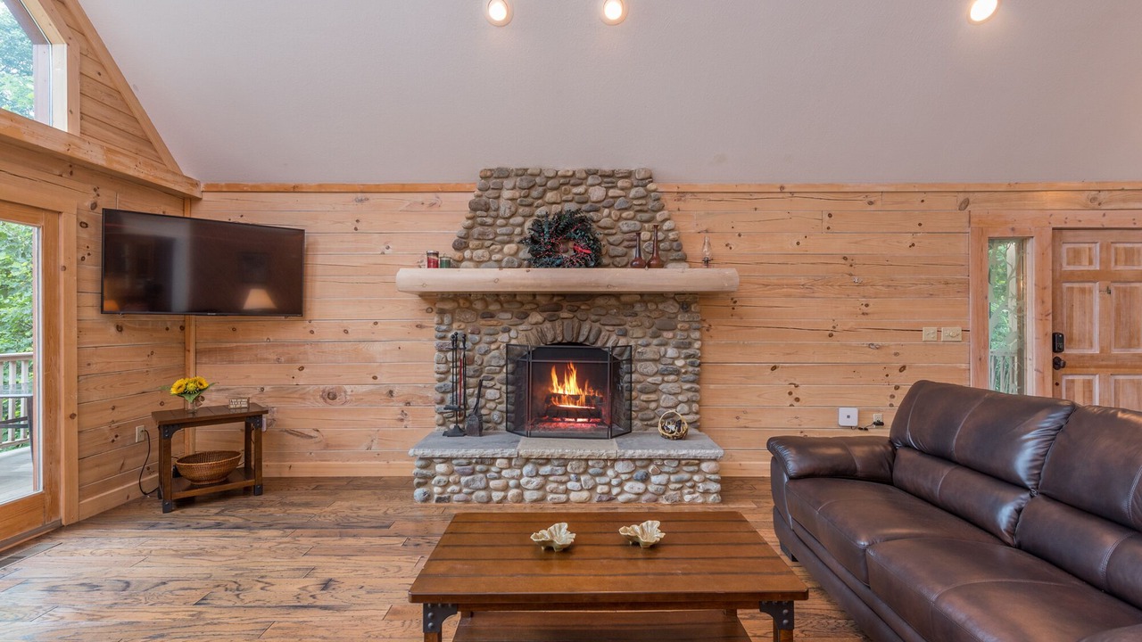 Photo of Livingroom in Old Fort
