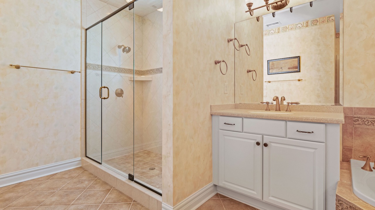 Photo of Bathroom in Manteo