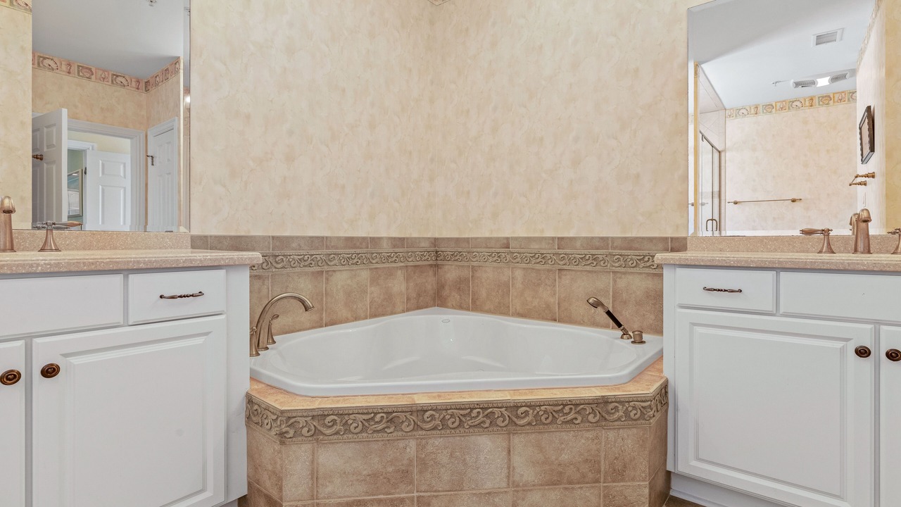 Photo of Bathroom in Manteo