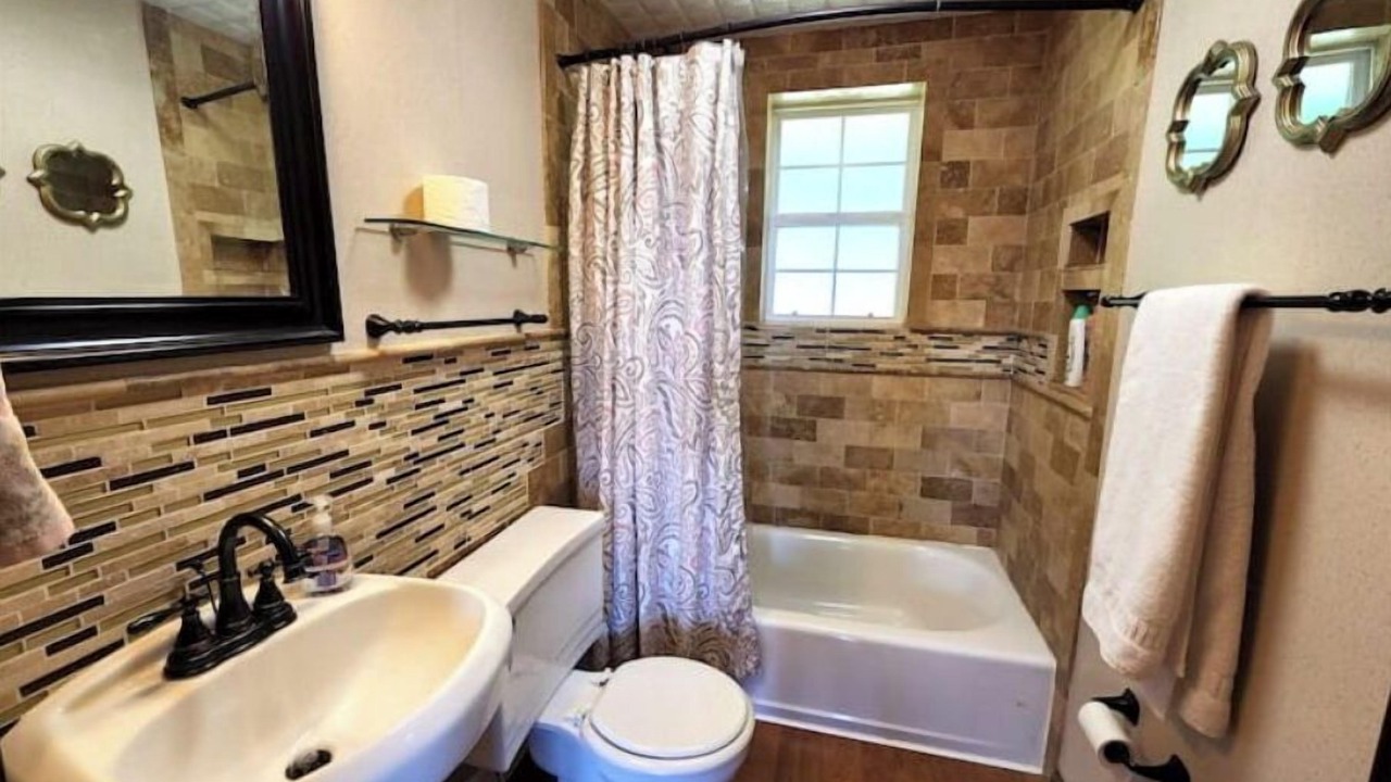 Photo of Bathroom in Fontana Dam