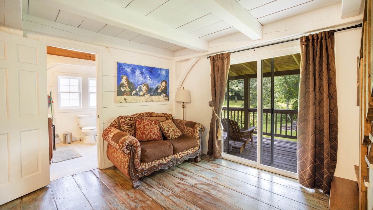 Photo of Livingroom in Glenville