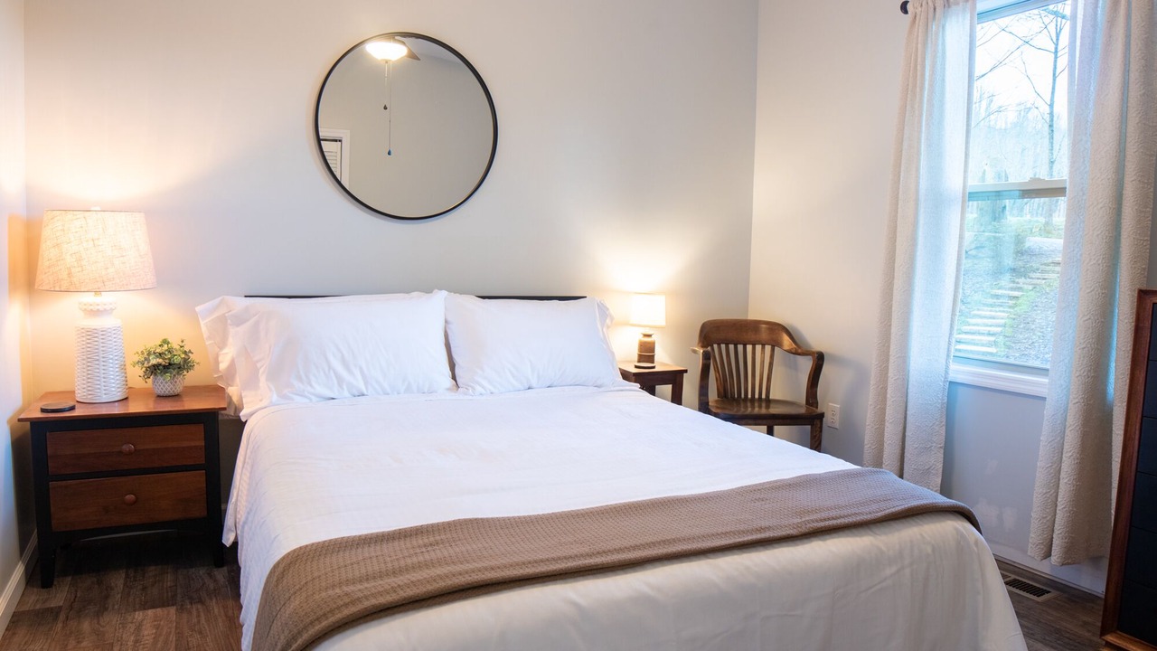 Photo of Bedroom in Robbinsville
