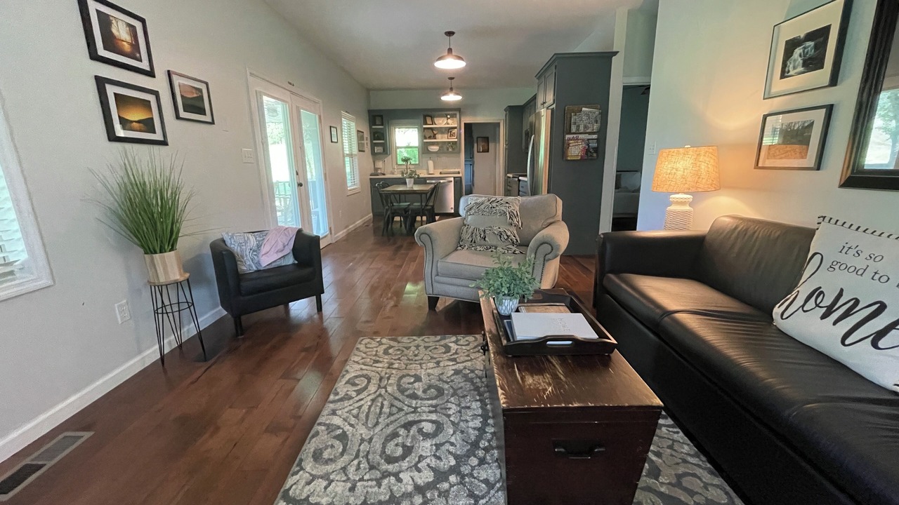Photo of Livingroom in Robbinsville