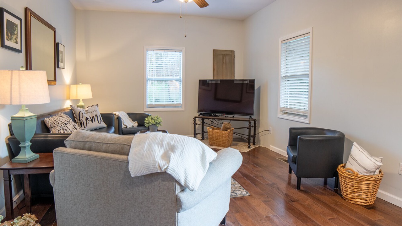 Photo of Livingroom in Robbinsville