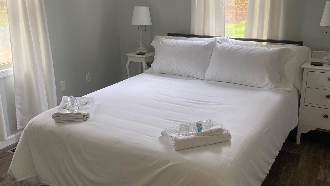 Photo of Bedroom in Robbinsville