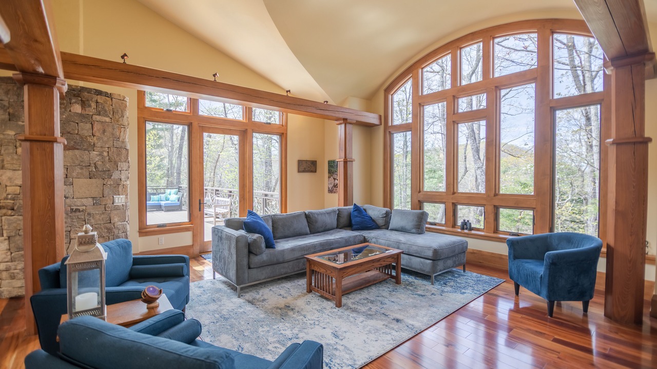 Photo of Livingroom in Hendersonville
