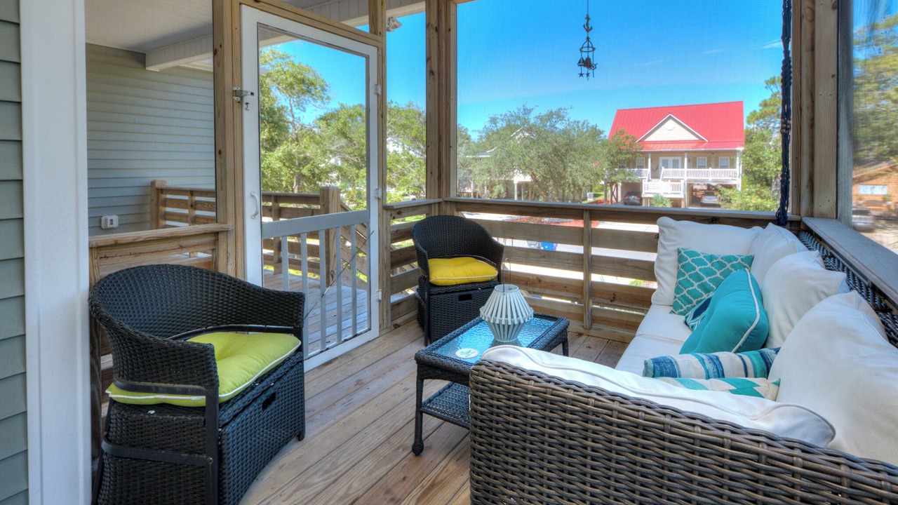 Photo of Patio Balcony in Tranquil Harbour