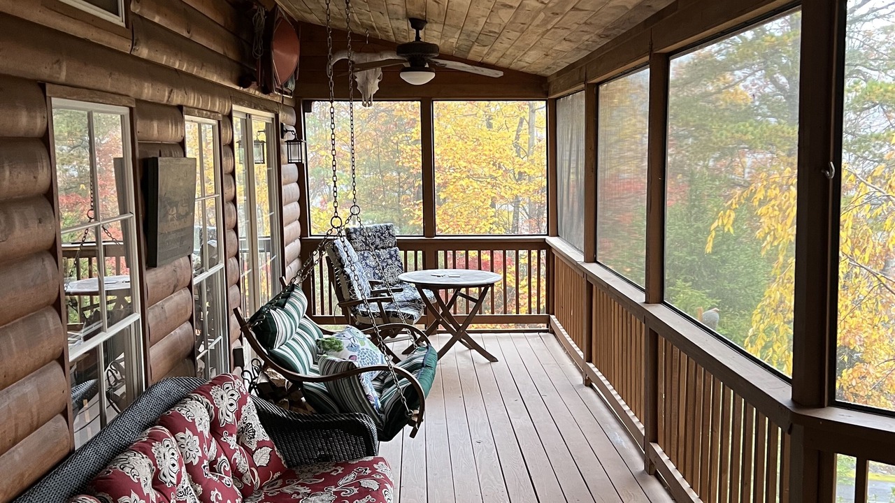 Photo of Livingroom in Lake Toxaway