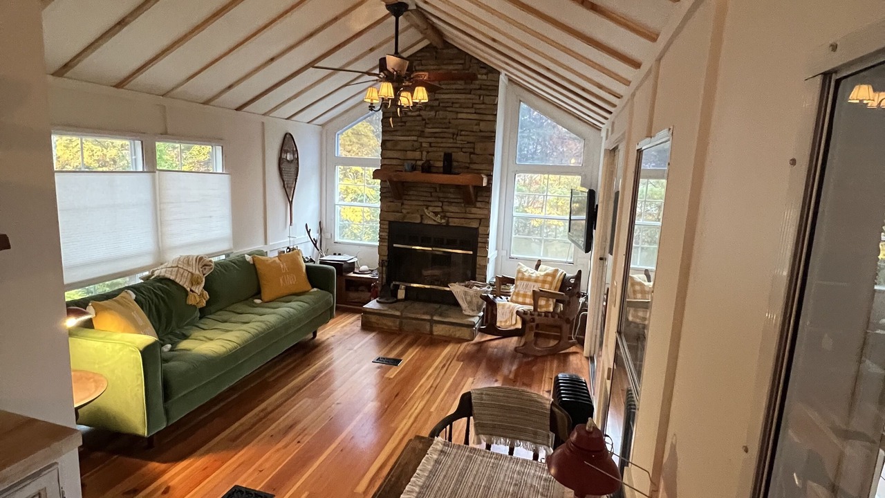 Photo of Livingroom in Lake Toxaway