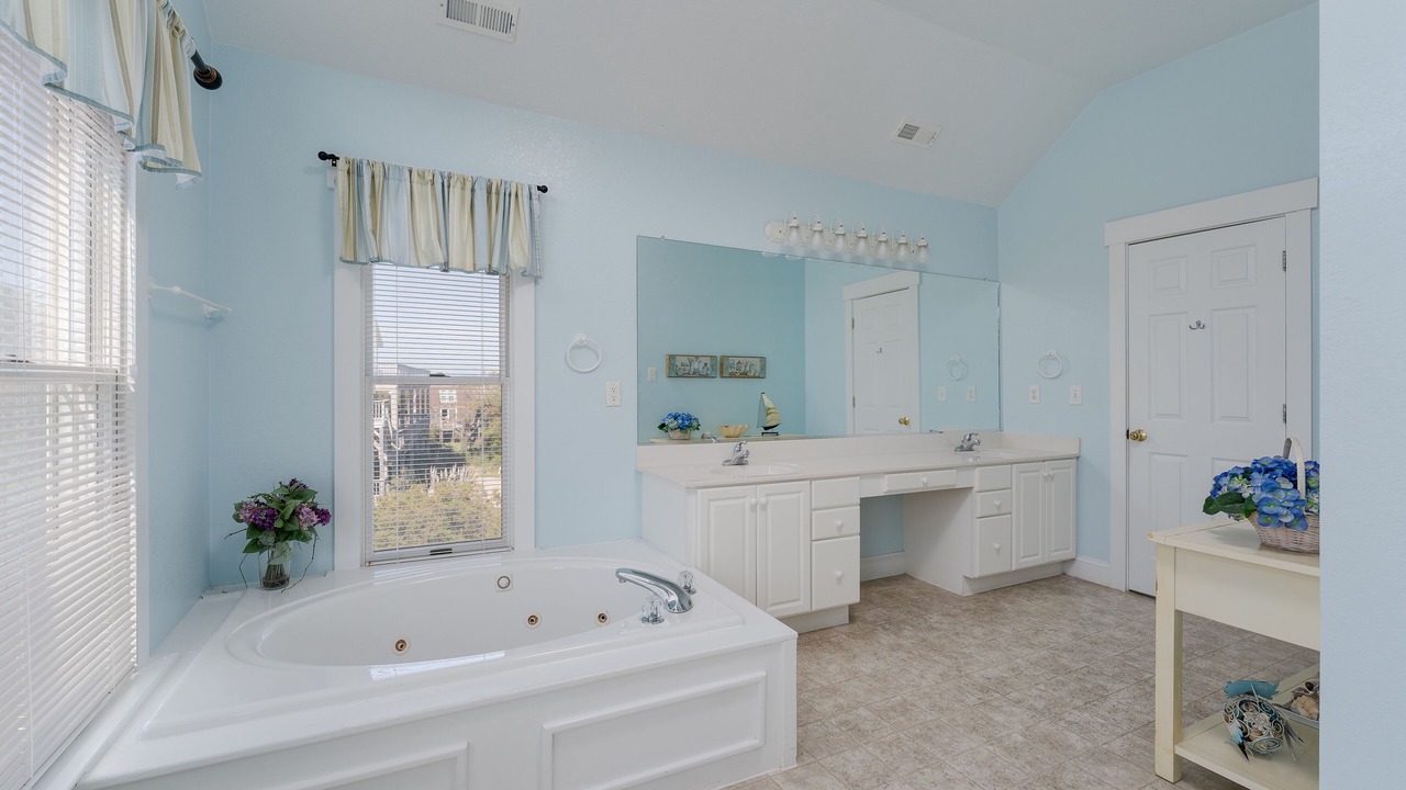 Photo of Bathroom in Rodanthe