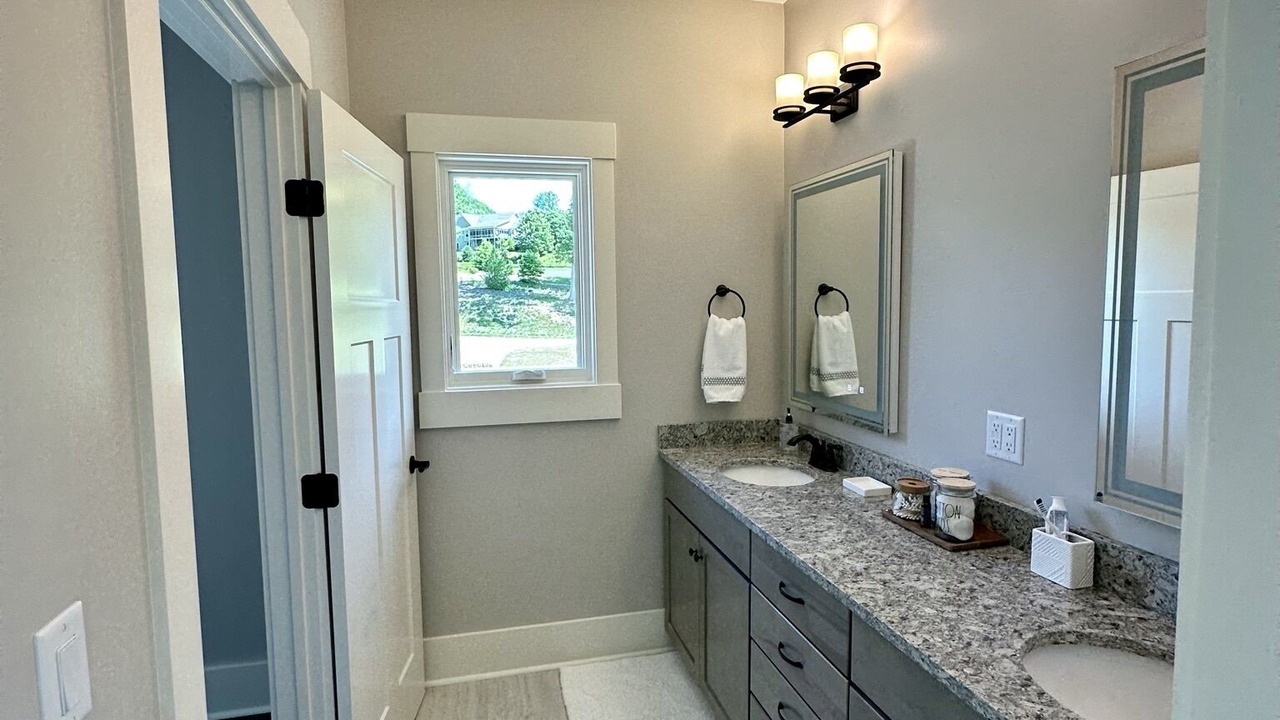 Photo of Bathroom in Cummings Cove