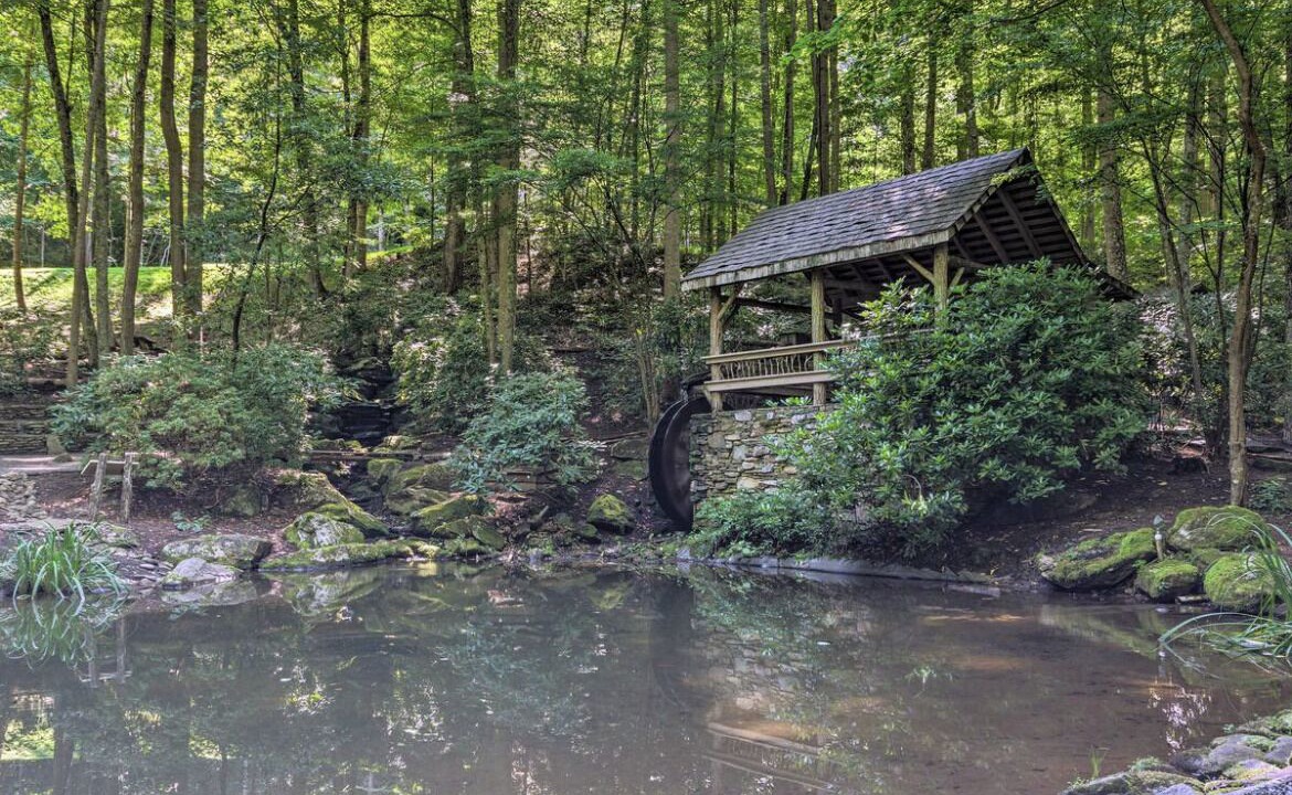 Photo of Outdoor in Mountain Air