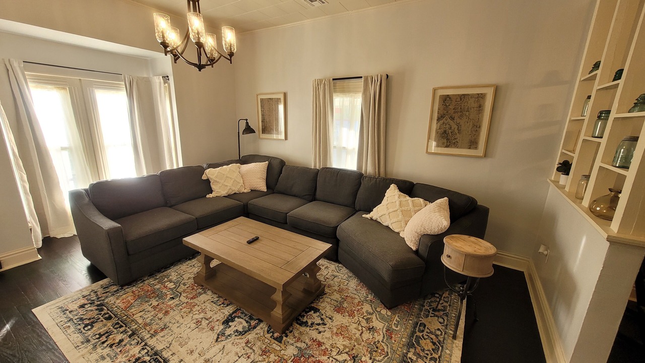 Photo of Livingroom in Old Fort