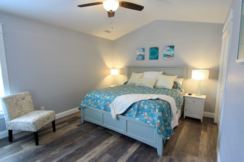 Photo of Bedroom in Colington