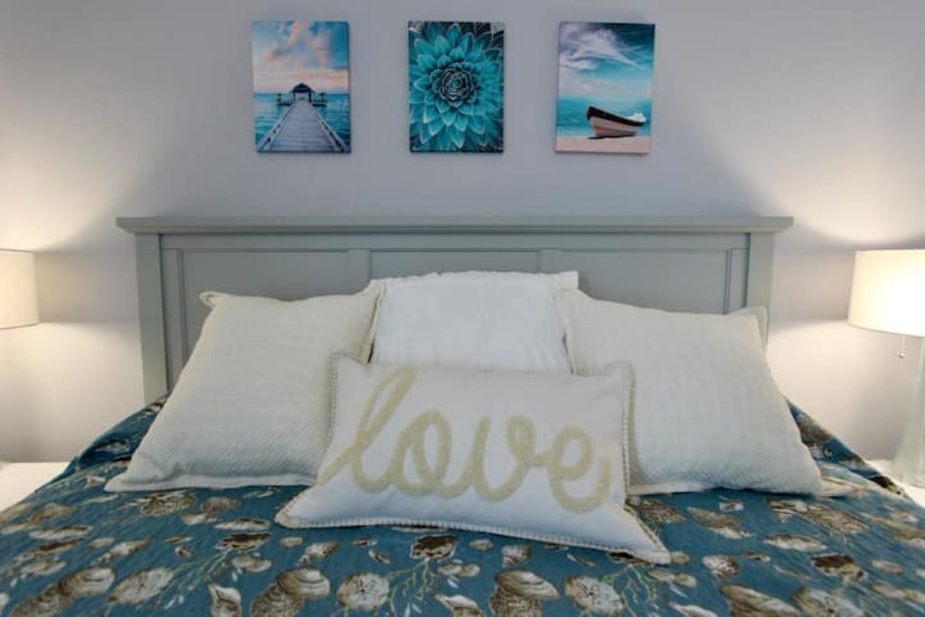 Photo of Bedroom in Colington