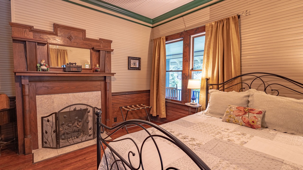 Photo of Bedroom in Mars Hill