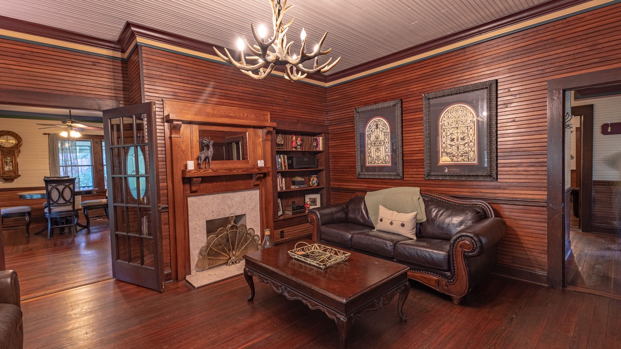 Photo of Livingroom in Mars Hill