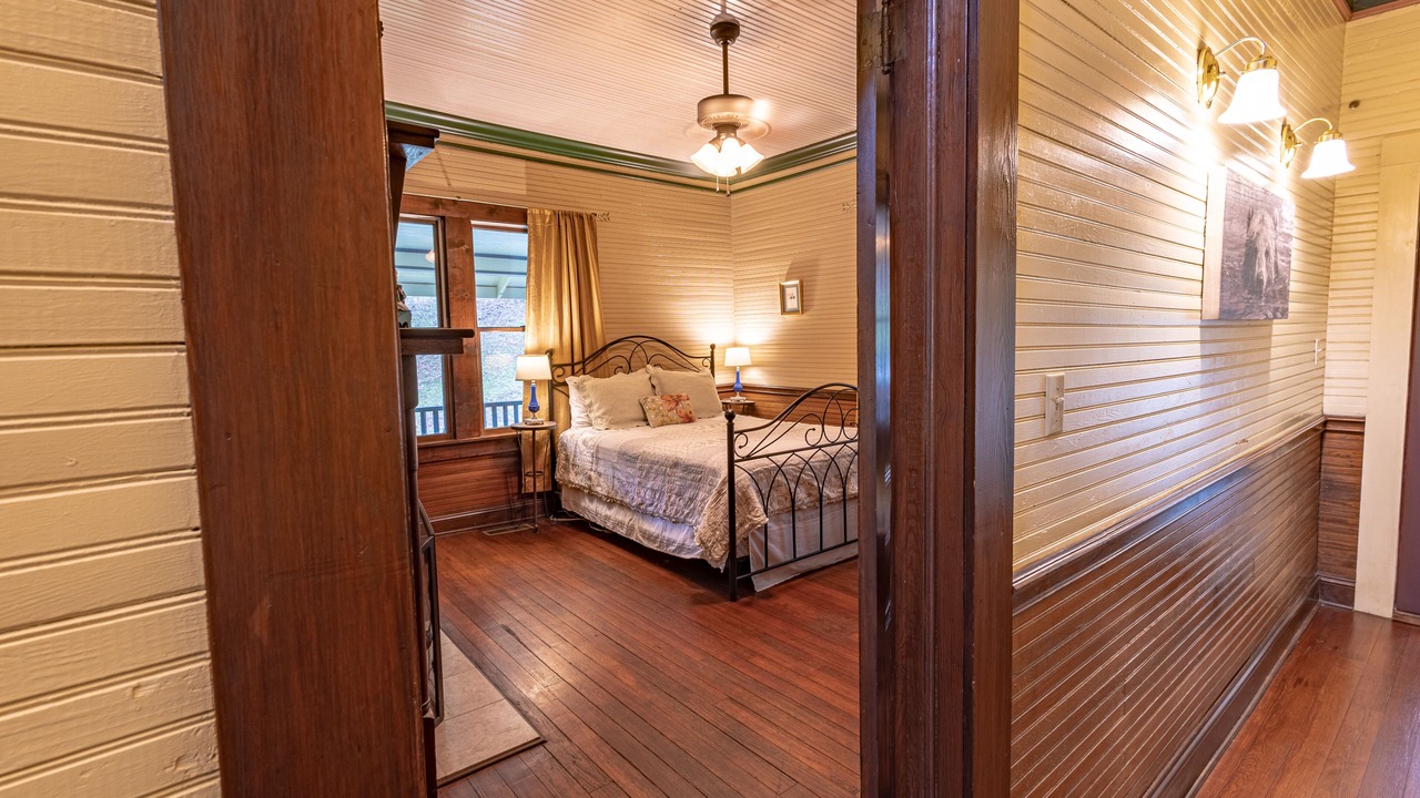 Photo of Bedroom in Mars Hill