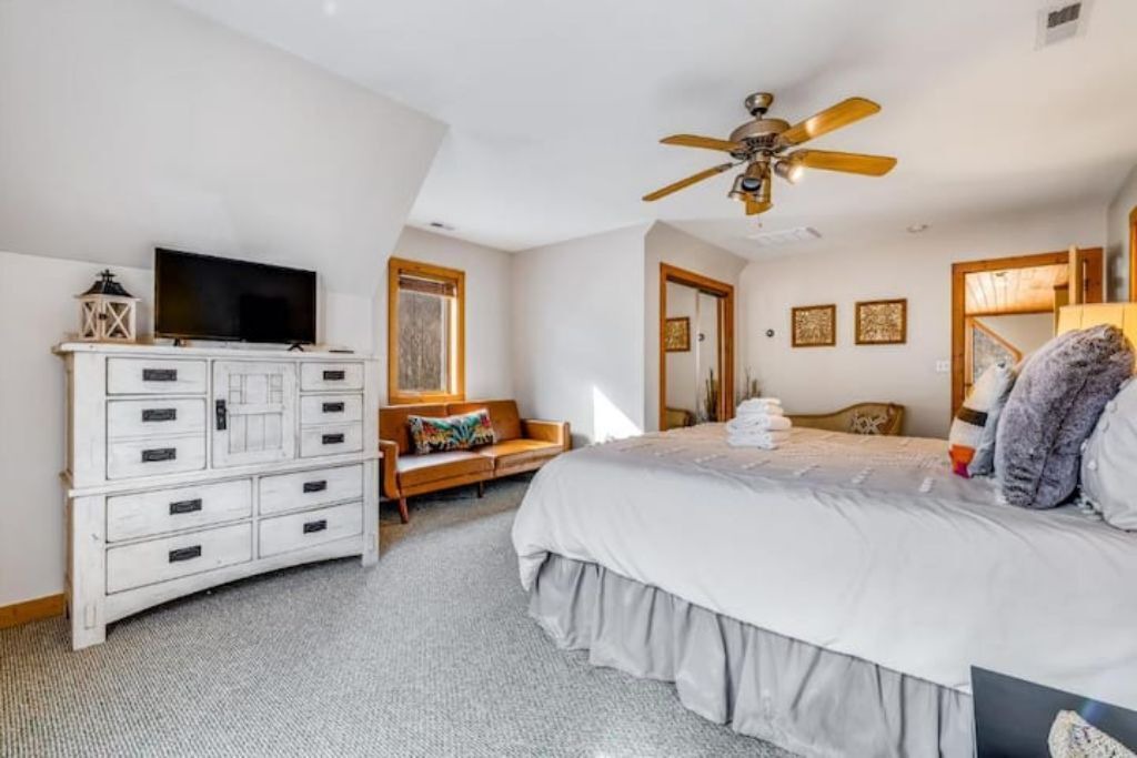 Photo of Bedroom in Charter Hills