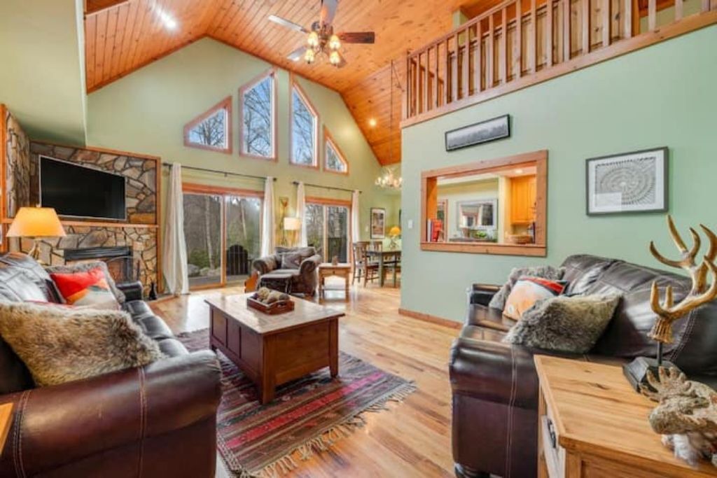 Photo of Livingroom in Charter Hills